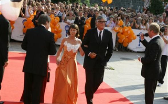 Filmový festival v Karlových Varech zahájily celebrity, účastnil se i prezident Klaus