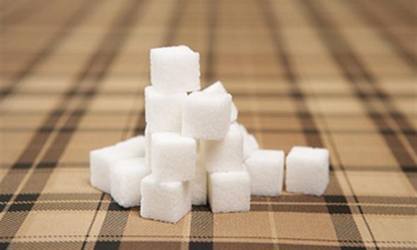 Američané polykají 22 lžiček cukru denně, lékaři jsou zděšeni!