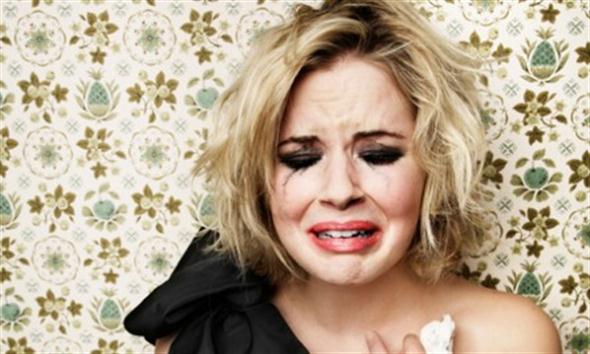 Ženský pláč snižuje hladinu testosteronu u mužů  