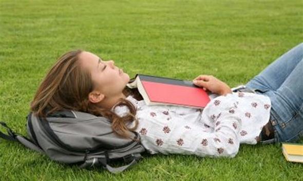 Skotští teenageři se budou učit správně spát