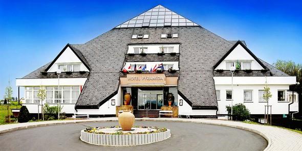 lazensky hotel Pyramida