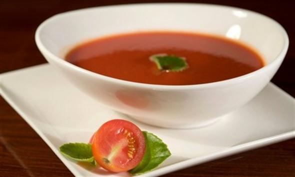Rajčatová polévka z čerstvých rajčat       